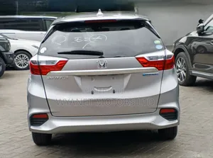 Honda Fit Shuttle 1.5 Hybrid 2WD 2019 Silver