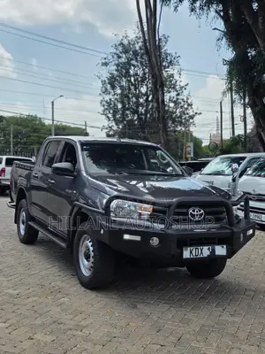 Toyota Hilux 2021 Black