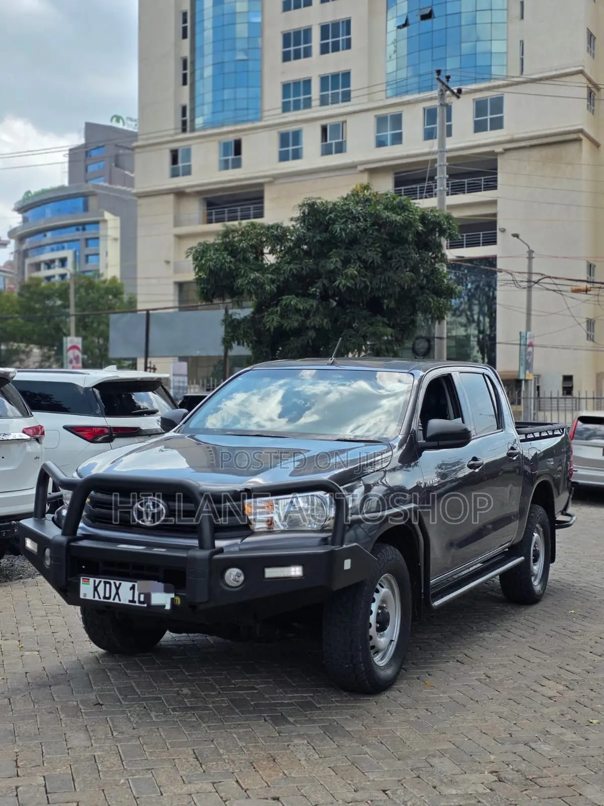 Toyota Hilux 2021 Black