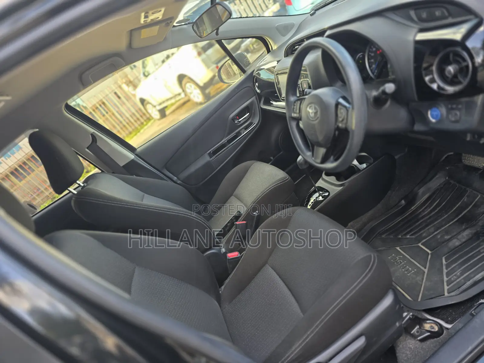 Toyota Hilux 2021 Black