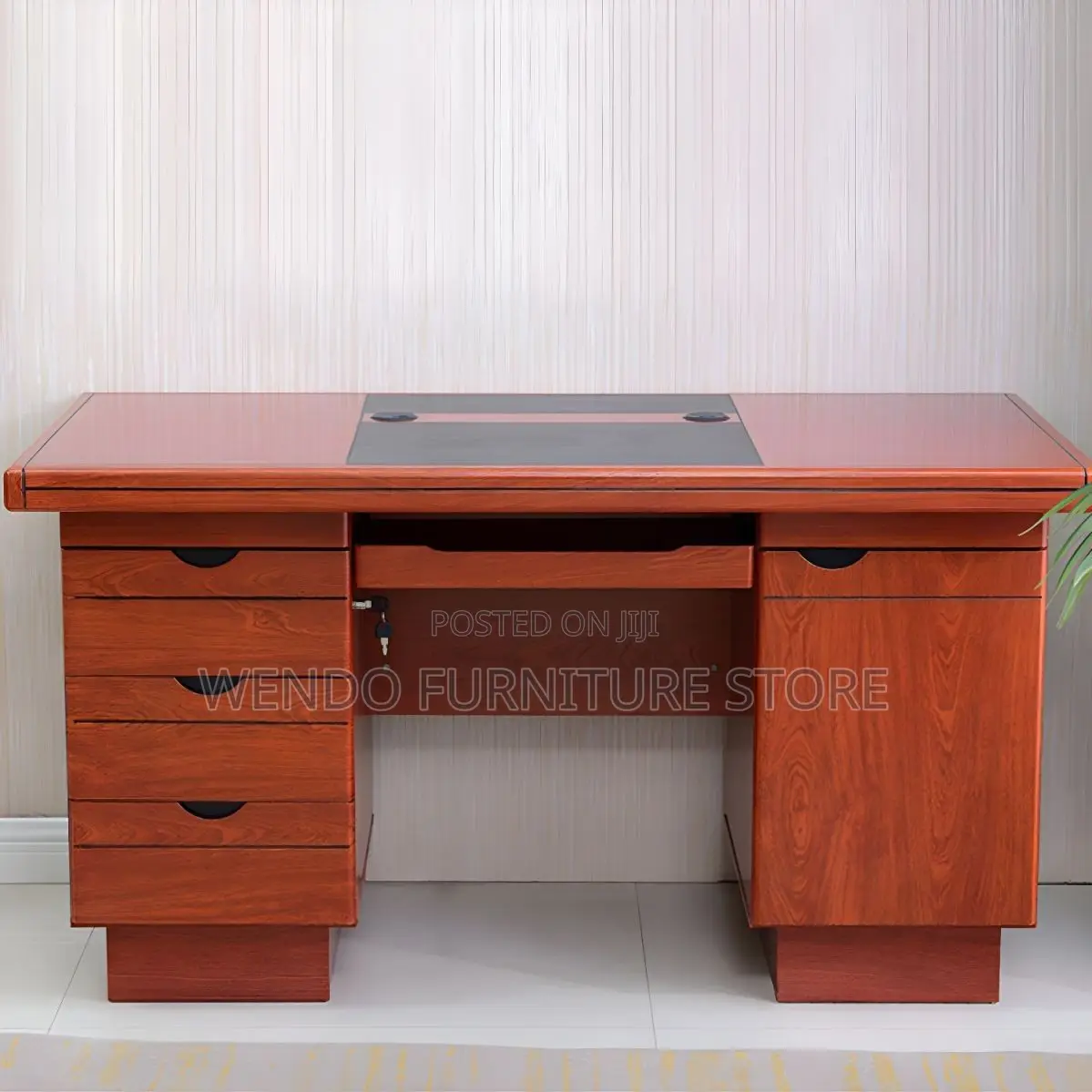 Office Desk : O9l1400mm Reddish-Brown Wooden Executive Office Desk