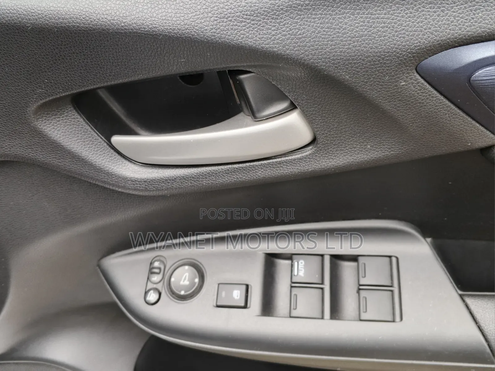 Honda Fit Shuttle 1.5 Hybrid 2WD 2019 Silver