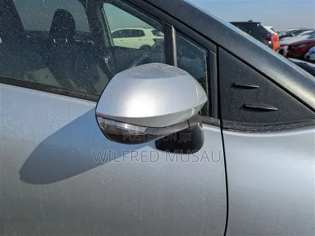 Toyota Sienta 2022 Silver