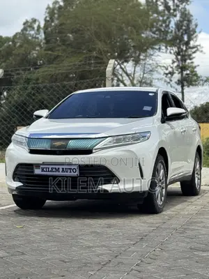 Toyota Harrier 2.0 2017 White