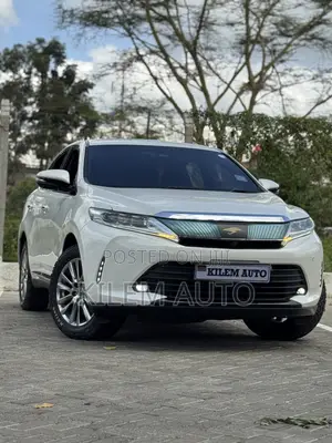 Toyota Harrier 2.0 2017 White
