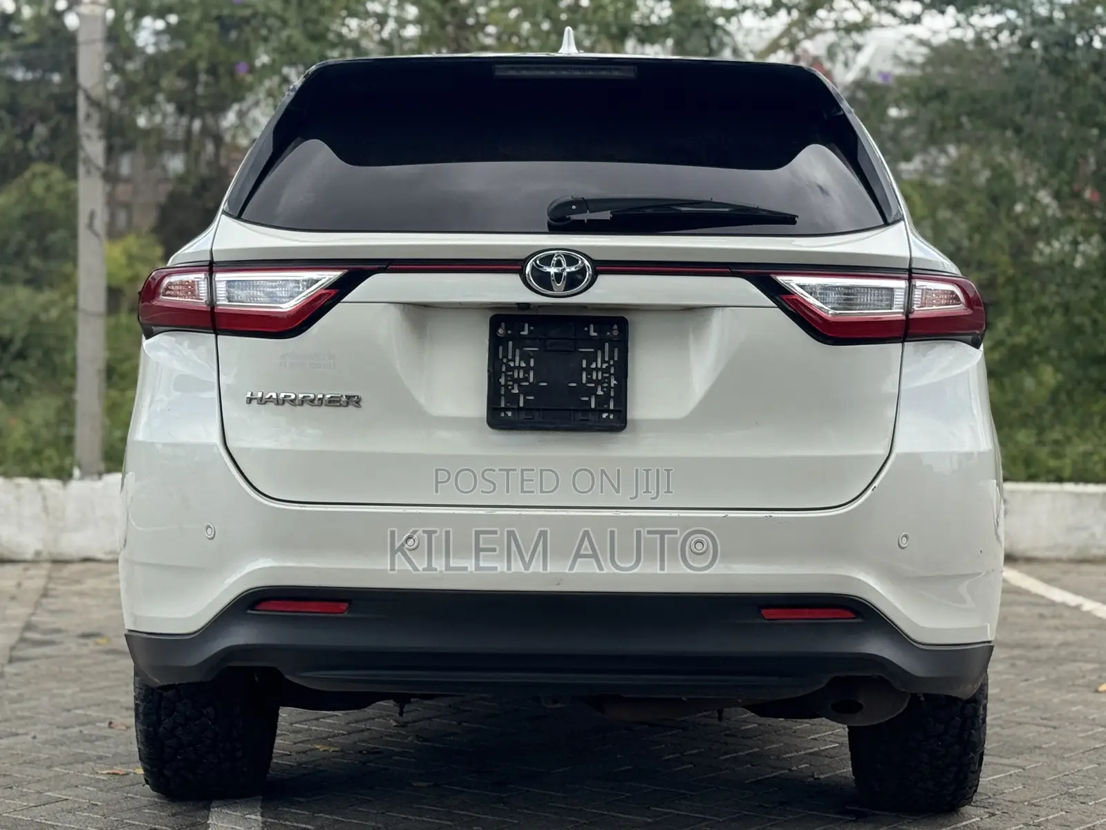 Toyota Harrier 2.0 2017 White