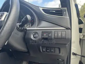 Toyota Harrier 2.0 2017 White