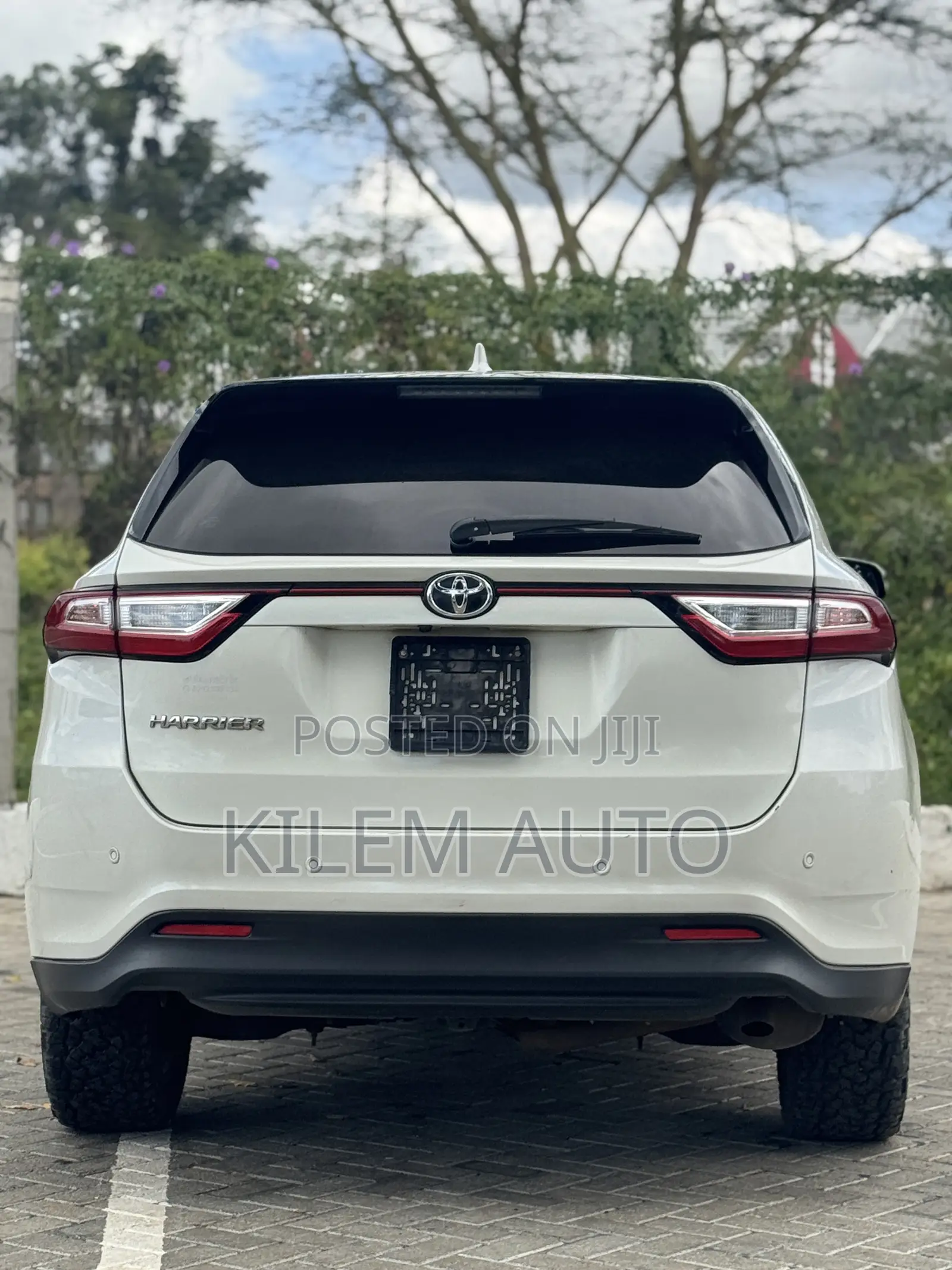 Toyota Harrier 2.0 2017 White