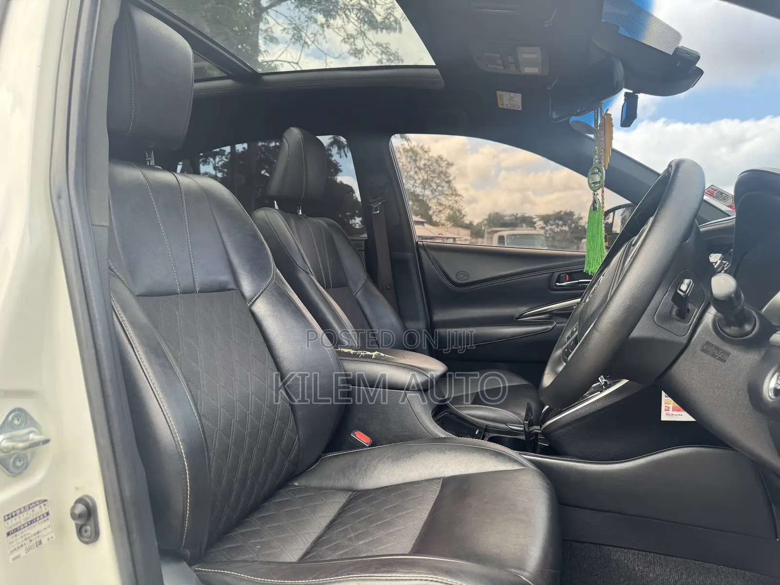 Toyota Harrier 2.0 2017 White