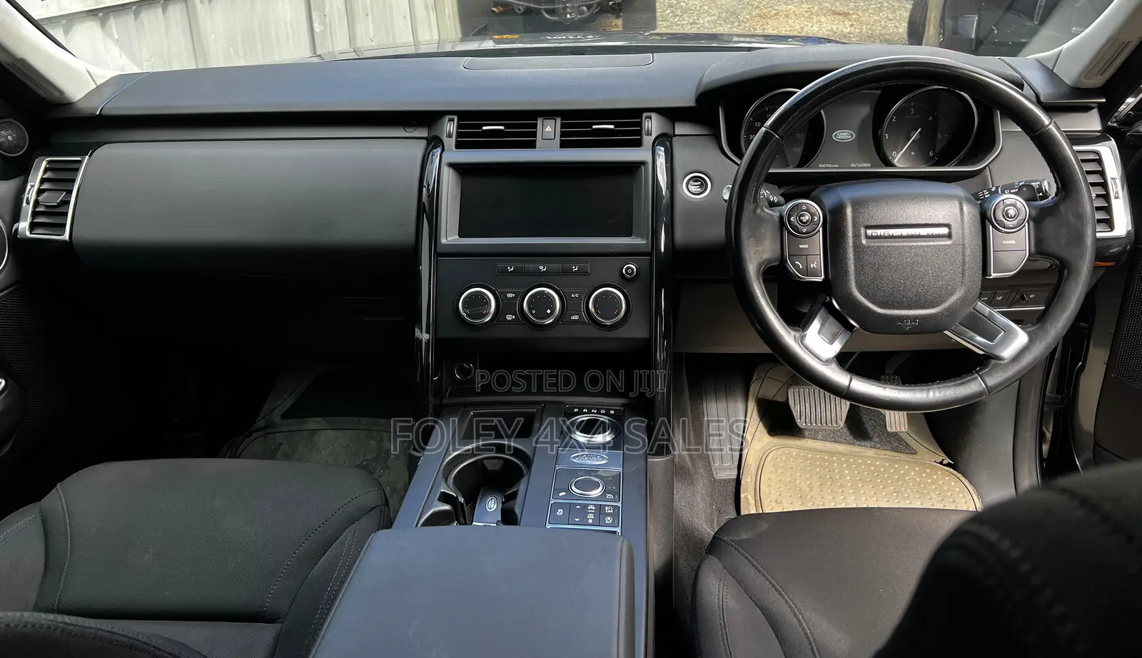 Land Rover Discovery 2018 Gray