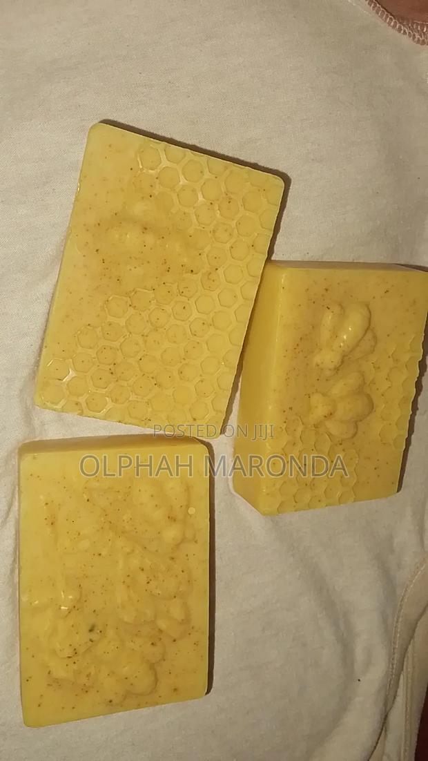 Tumeric Soap - thumbnail 3