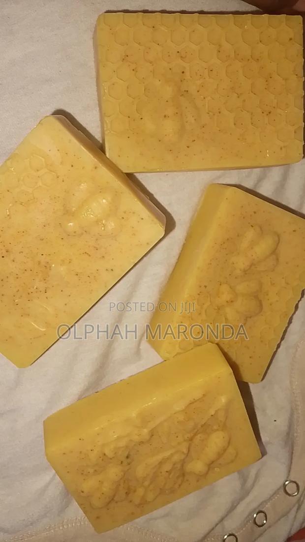 Tumeric Soap - thumbnail 5