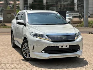 Toyota Harrier 2.0 2018 White