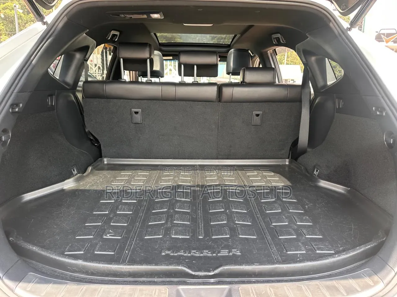 Toyota Harrier 2.0 2018 White