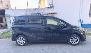 Toyota Sienta 2020 Silver