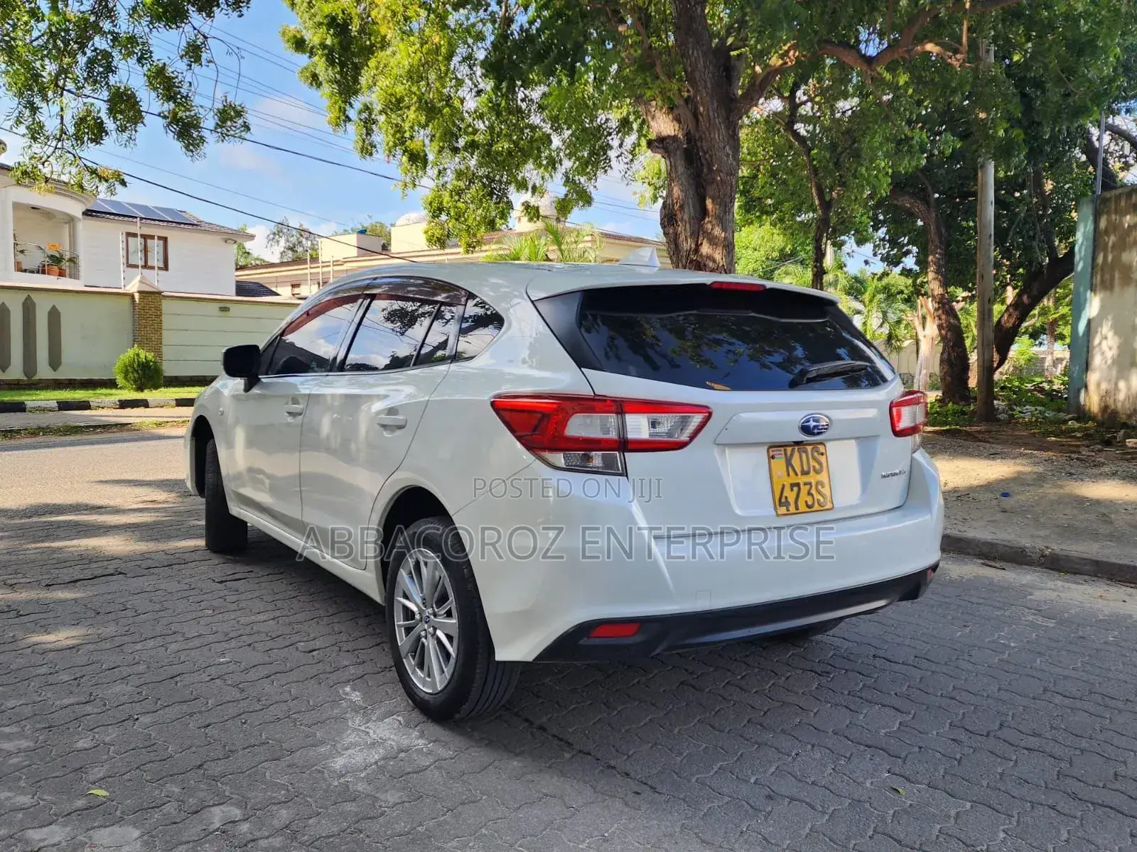 Subaru Impreza 2.0i Limited AWD Hatchback 2017 Pearl