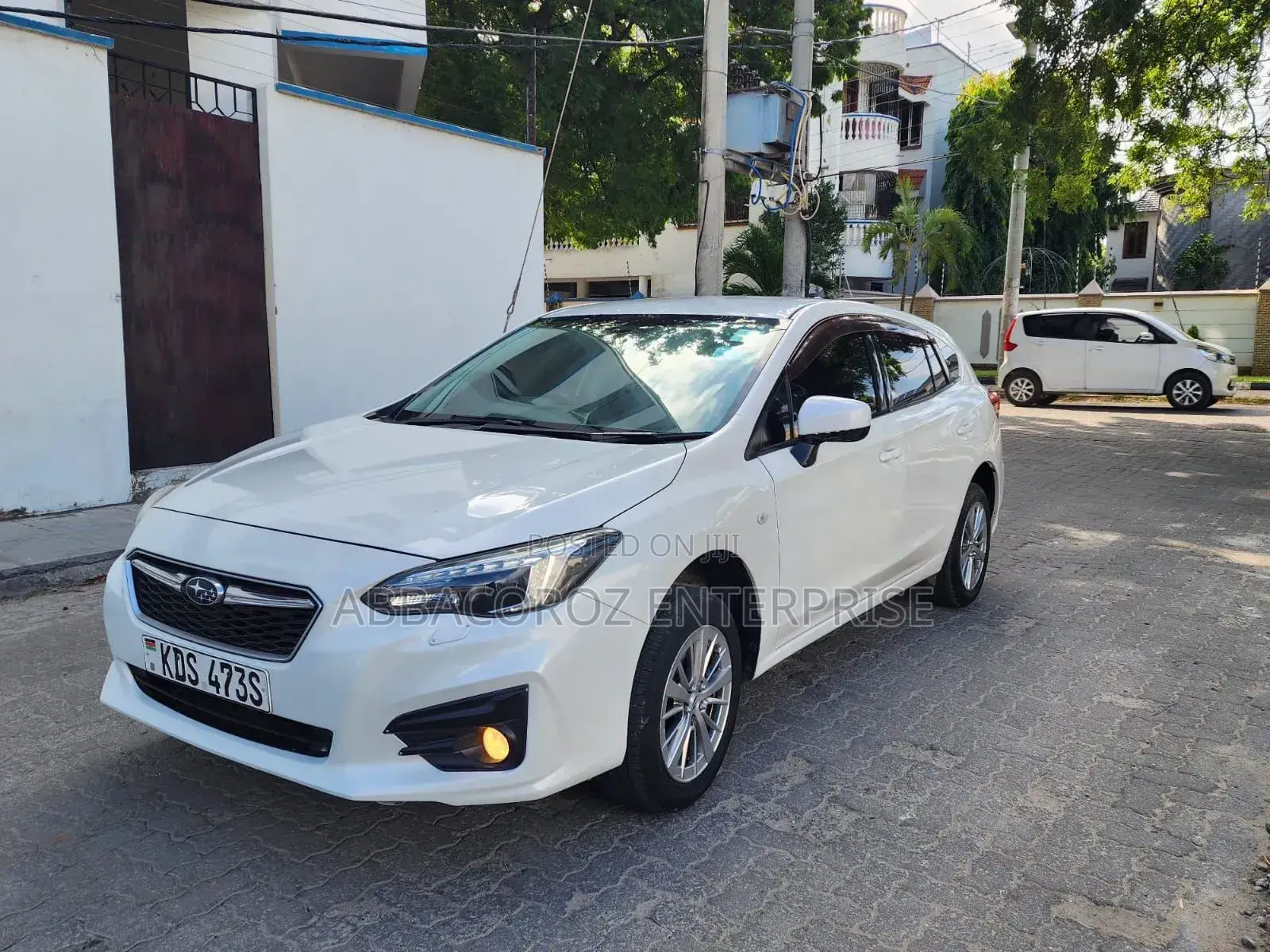 Subaru Impreza 2.0i Limited AWD Hatchback 2017 Pearl