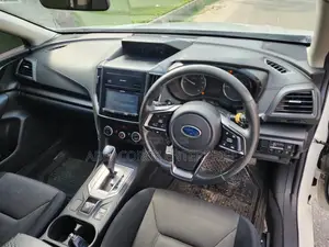 Subaru Impreza 2.0i Limited AWD Hatchback 2017 Pearl