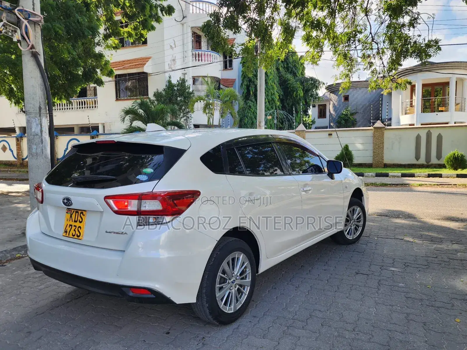 Subaru Impreza 2.0i Limited AWD Hatchback 2017 Pearl