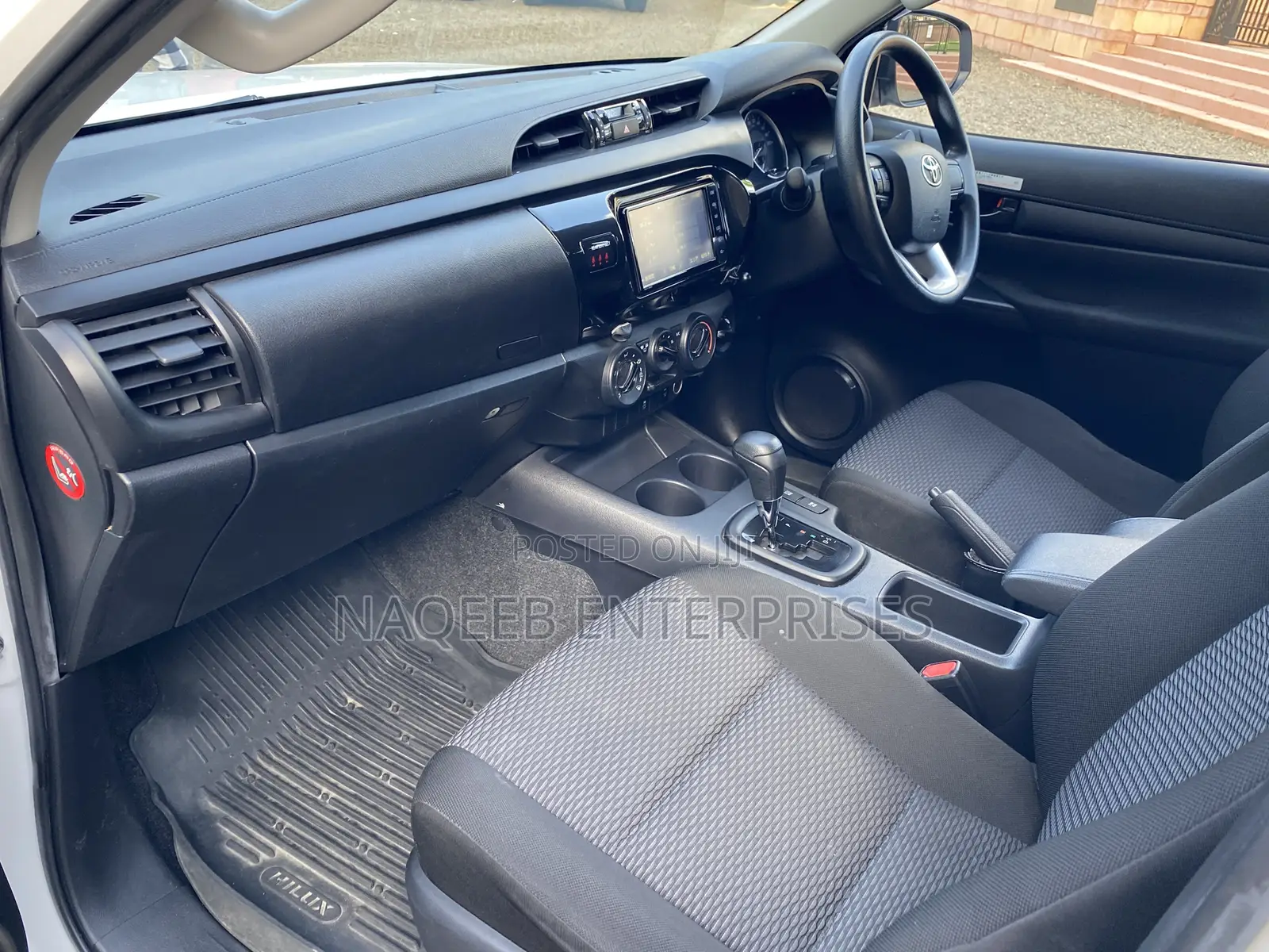 Toyota Hilux Revo Double Cab Deisel 2.4 AWD 2019 Pearl