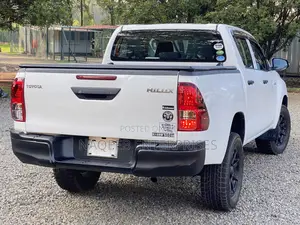 Toyota Hilux Revo Double Cab Deisel 2.4 AWD 2019 Pearl