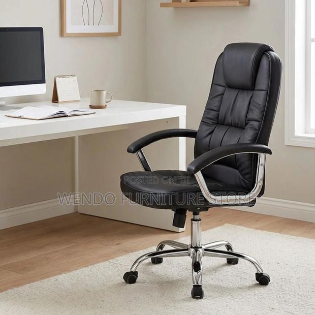 Office Chair : Black High-Back Leather Executive Office Chair - thumbnail 2