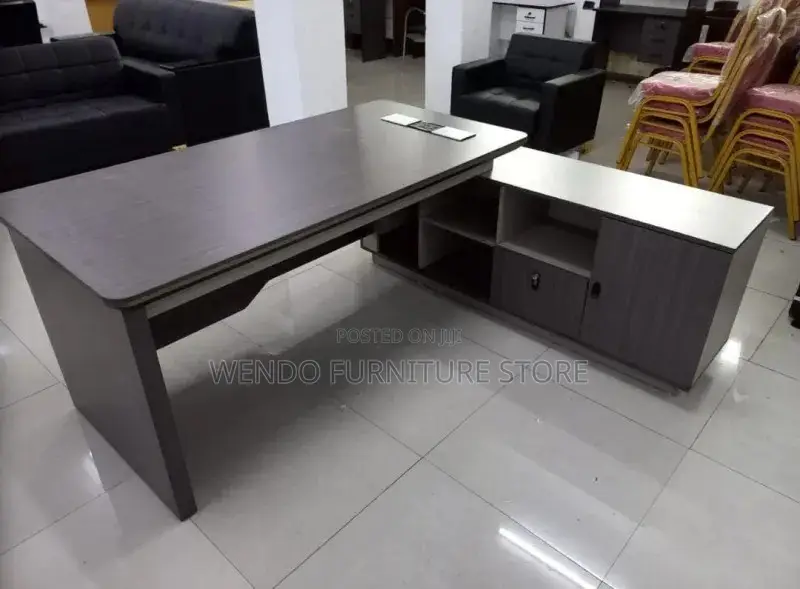 Office Desk : Mordern Luxury Executive Office Desk -Power Socket(1.8m