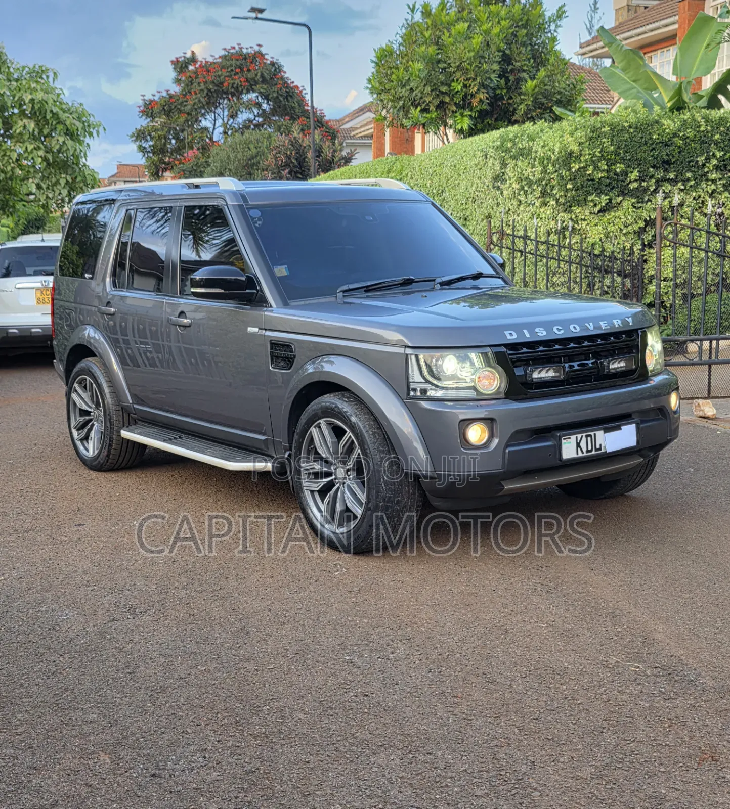 Land Rover Discovery 2016 Gray