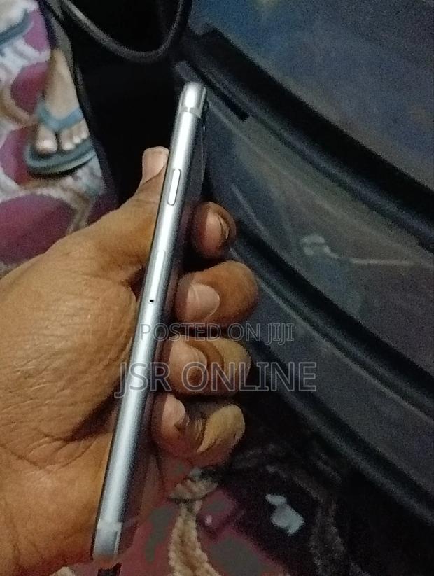 Apple iPhone 6s 32 GB Silver - thumbnail 3