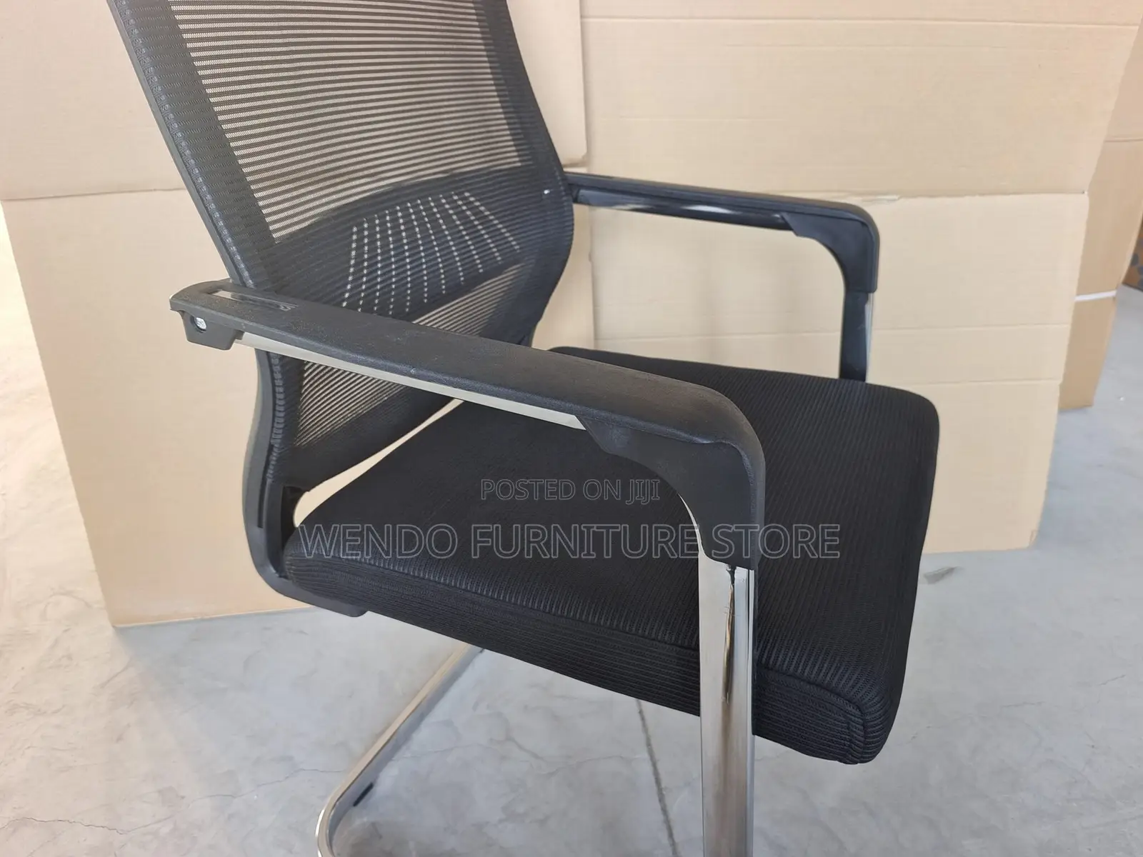 Office Chair : V12 Modern Cantilever Mesh Visitor’S Office Chair