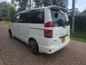 Toyota Noah 2.0 FWD (8 Seater) 2003 White