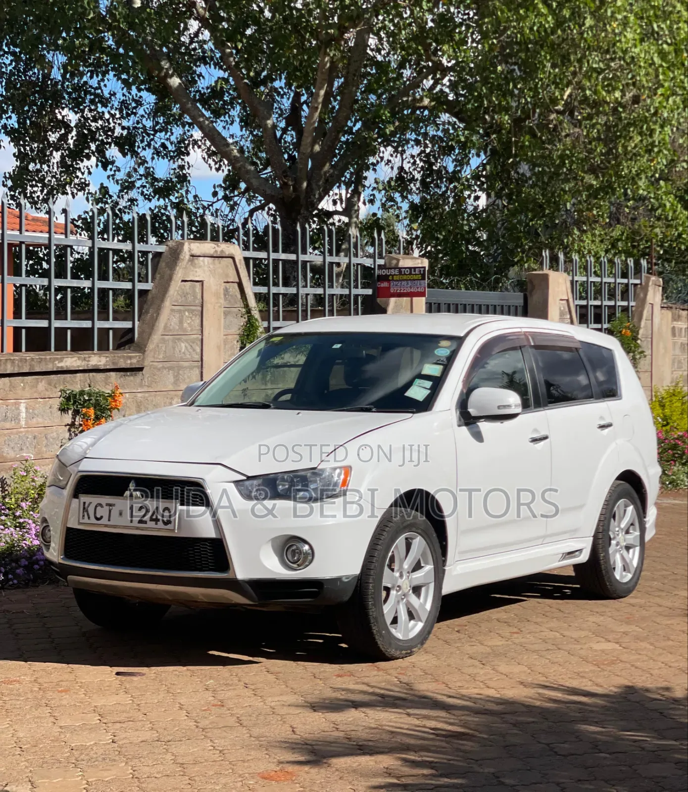 Mitsubishi Outlander 2011 White