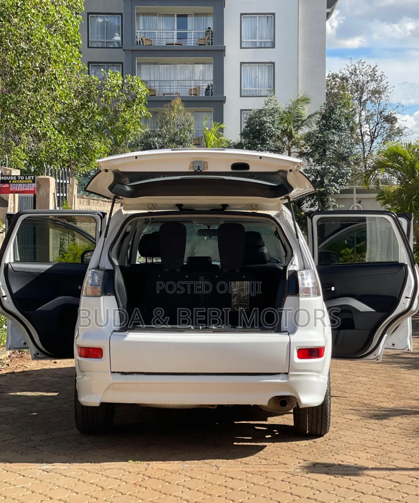 Mitsubishi Outlander 2011 White