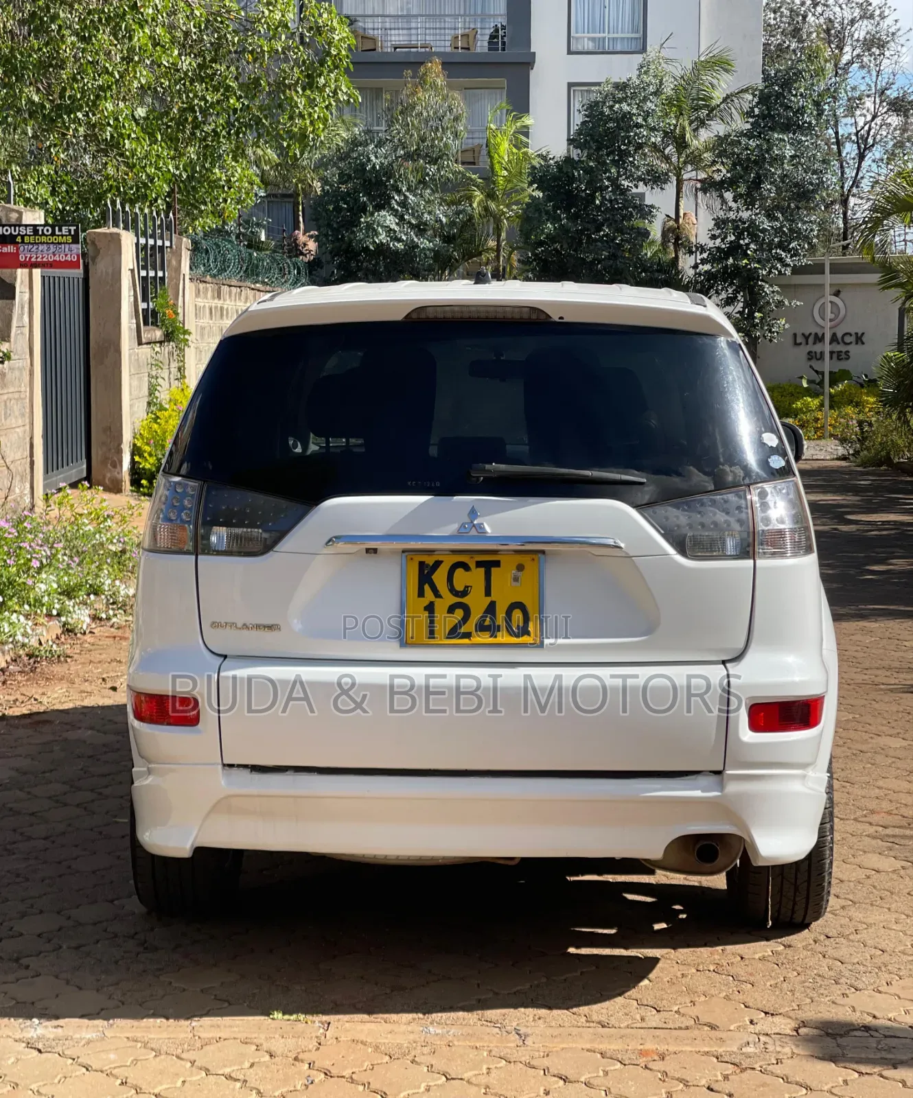 Mitsubishi Outlander 2011 White