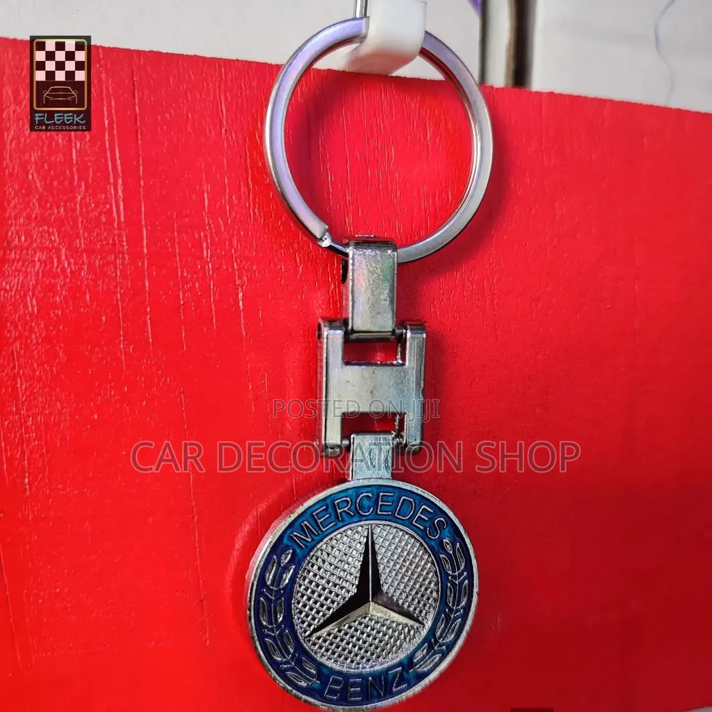 Mercedes Metal Key Holder Featuring Circular Logo Pendant