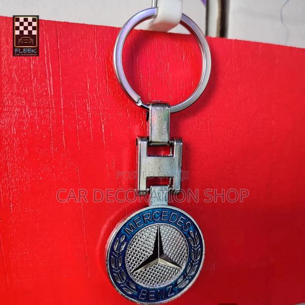 Mercedes Metal Key Holder Featuring Circular Logo Pendant