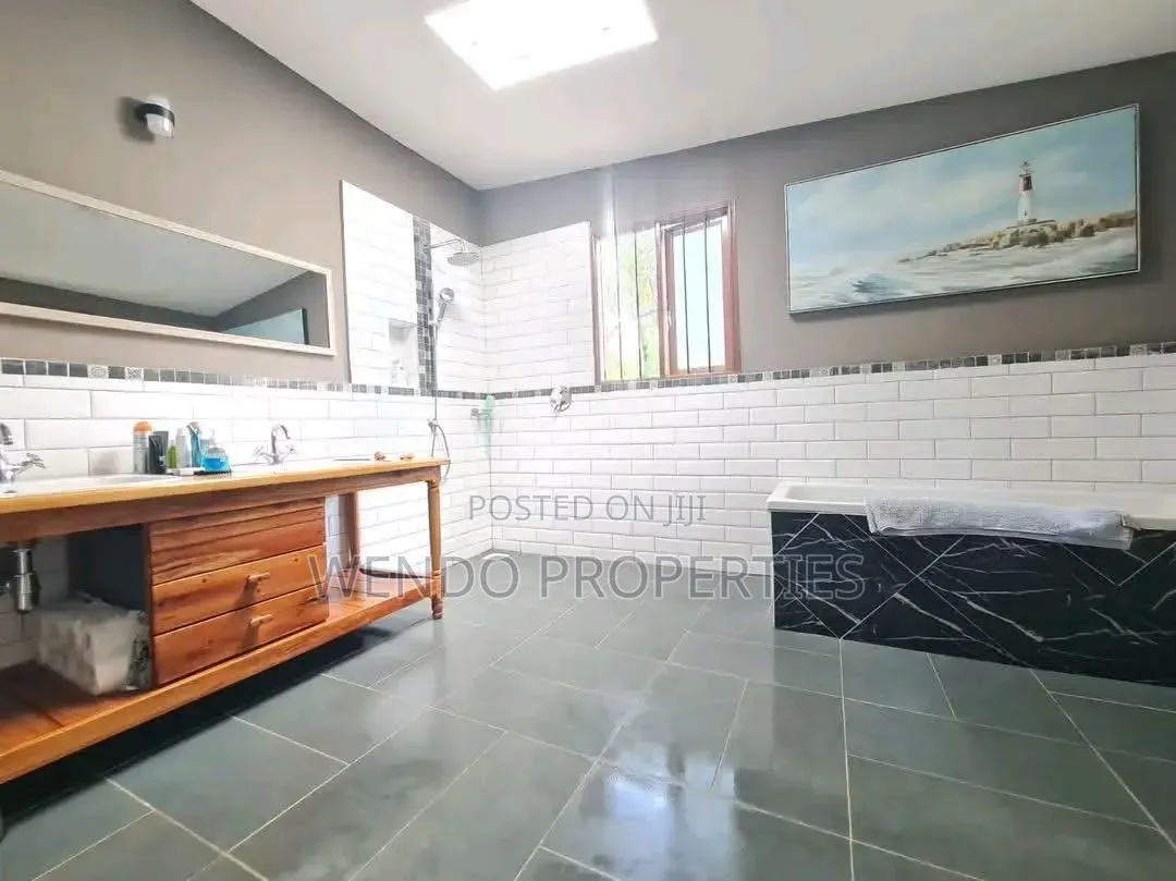 2bdrm Bungalow in Karen for rent