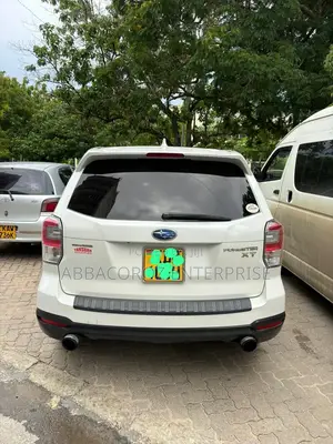 Subaru Forester 2.5i Limited AWD 2017 Pearl