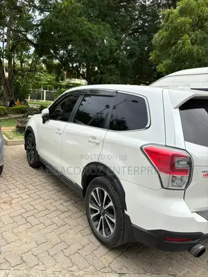 Subaru Forester 2.5i Limited AWD 2017 Pearl