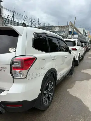 Subaru Forester 2.5i Limited AWD 2017 Pearl