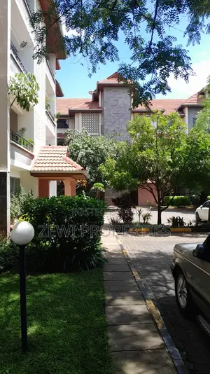 4bdrm Penthouse in State House Area for rent