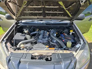 Isuzu D-MAX 2015 Gray