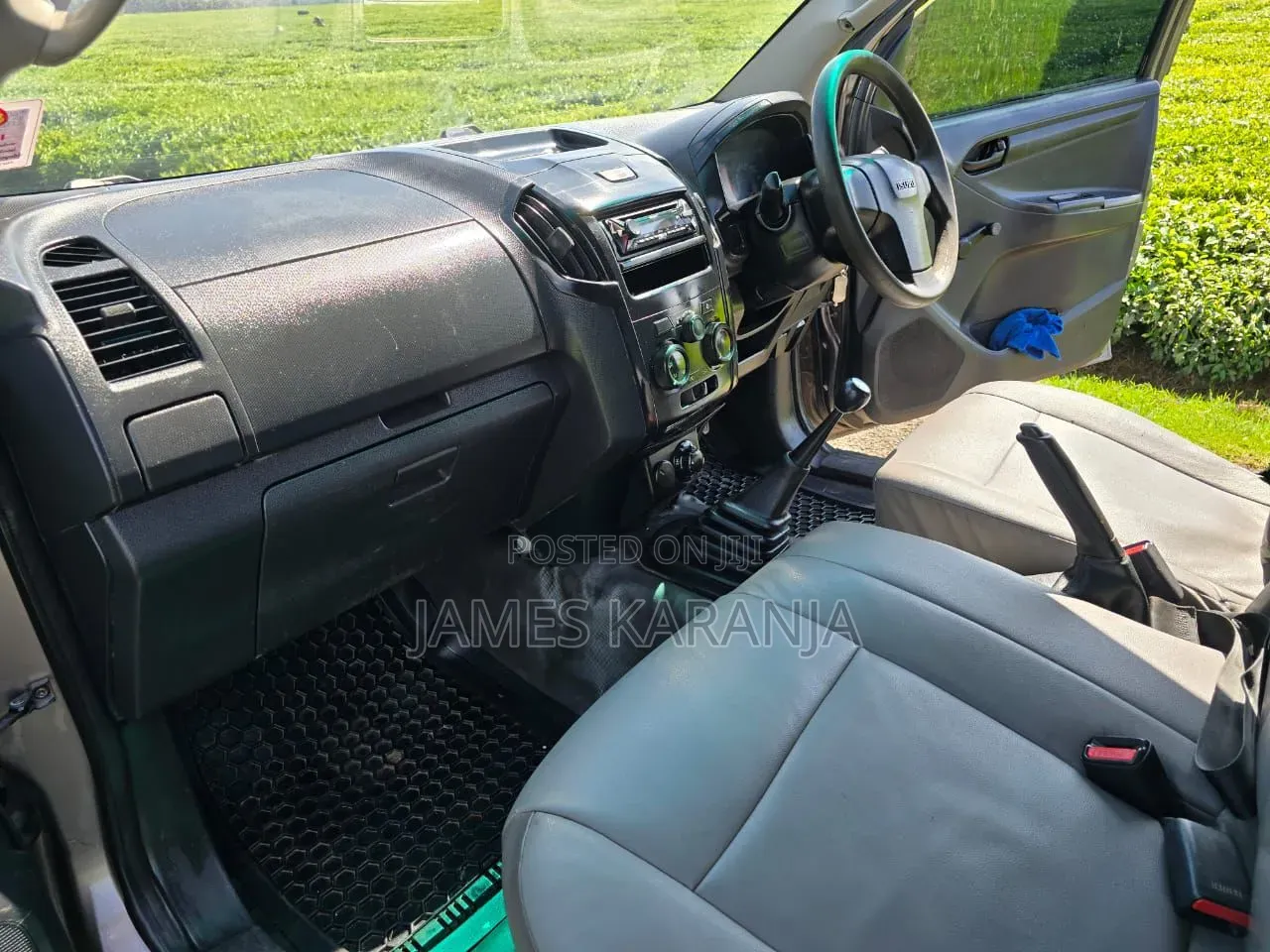 Isuzu D-MAX 2015 Gray