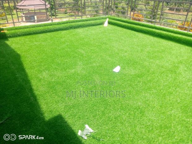 Artificial Turf Grass Carpet for Elegant Balcony Decoration