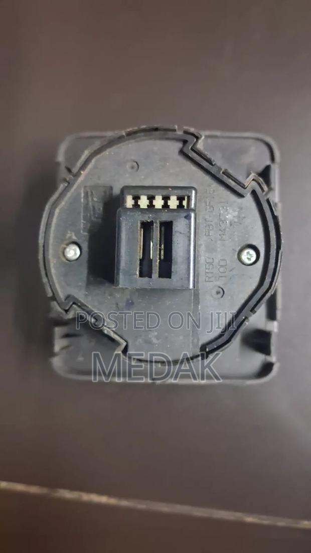 Isuzu Dmax 4wd Switch - thumbnail 2