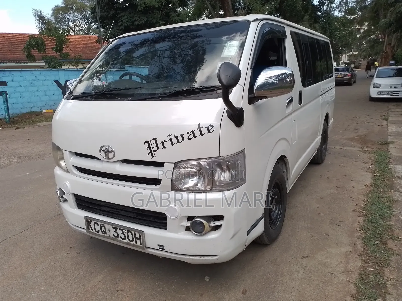 Toyota HiAce 2011 White
