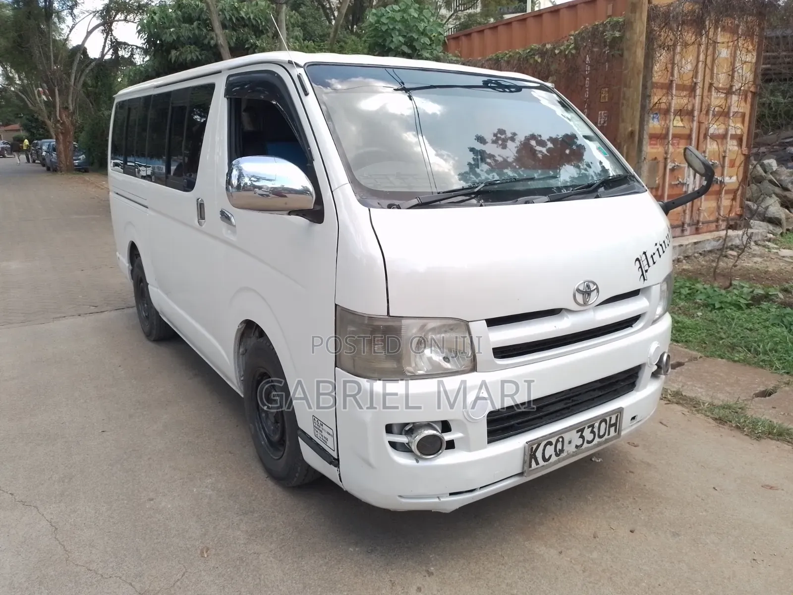 Toyota HiAce 2011 White