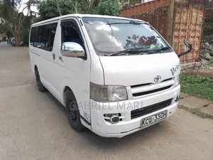 Toyota HiAce 2011 White