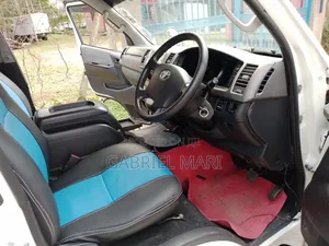 Toyota HiAce 2011 White