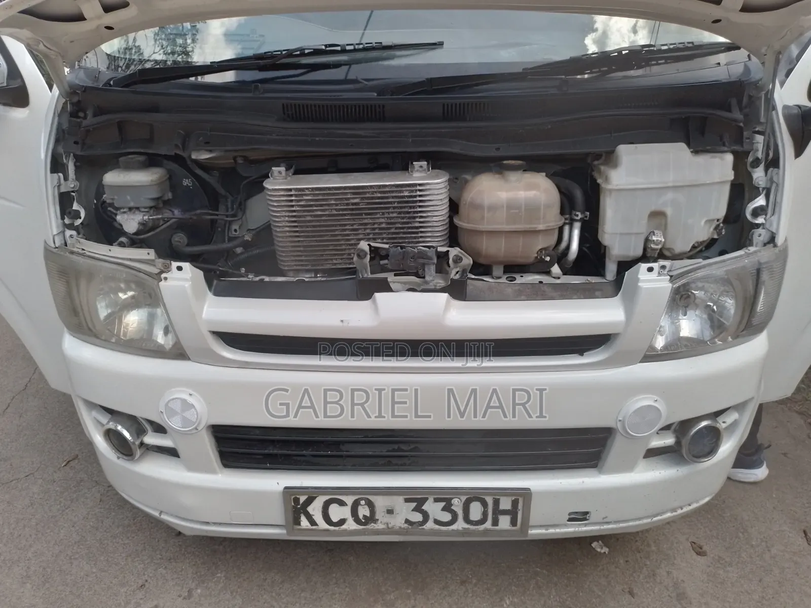 Toyota HiAce 2011 White